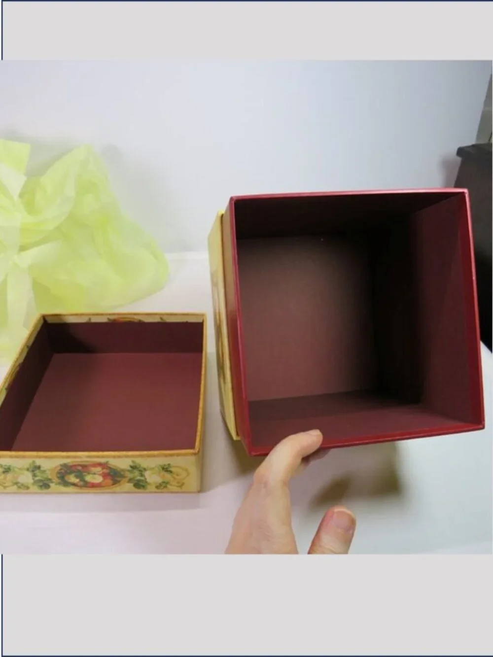 Lang Bob's Boxes Holiday Gift Box Lot 2pc Elizabeth King Brownd Roses Hi Quality